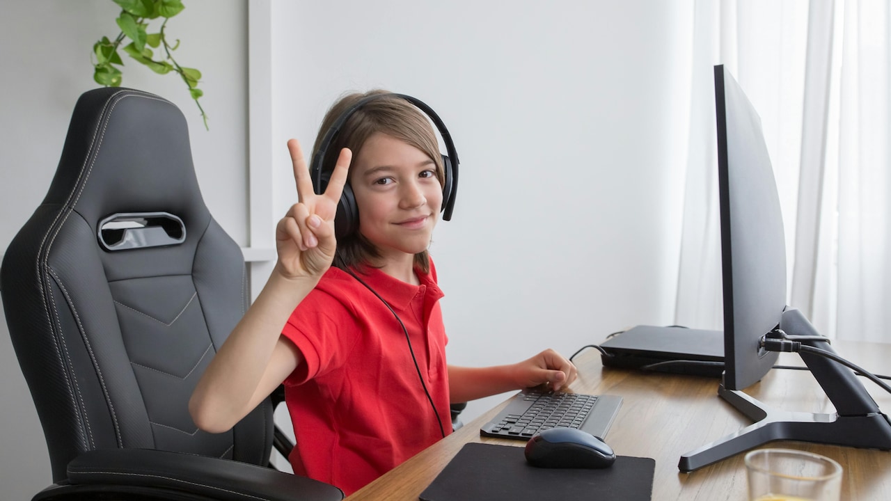 Pick ergonomic gaming chairs that work for 9 to 5