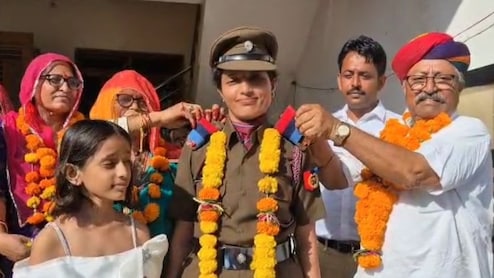 Rajasthan: दो बेटियों की मां बनी NCC में लेफ्टिनेंट, ट्रेनिंग से लौटने पर फौजी अंदाज में ससुर को किया सैल्यूट