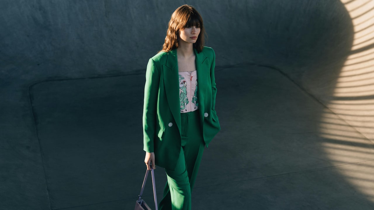 Get modern womans styling guide on Blazers