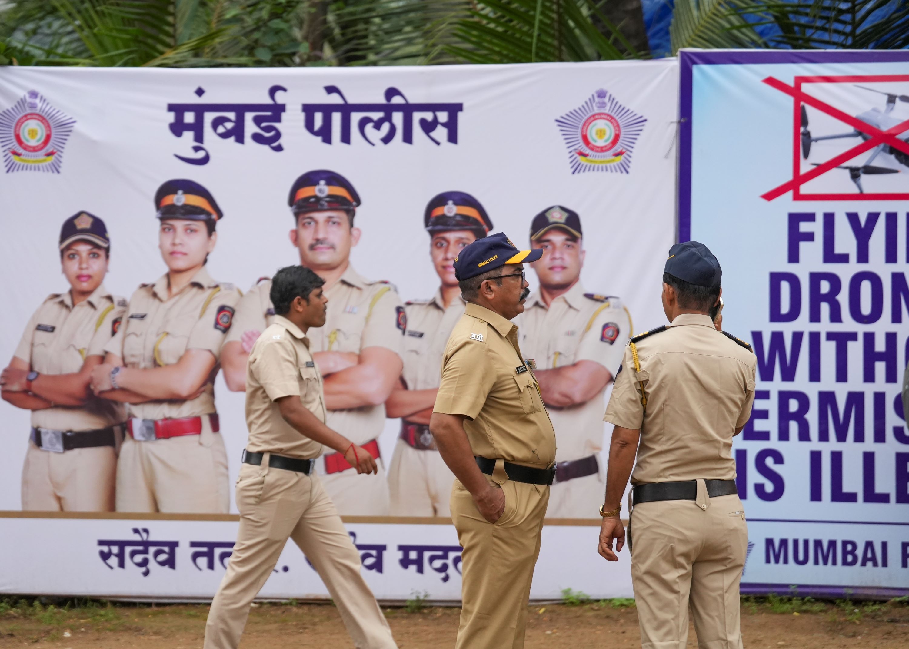 18 हजार पुलिसकर्मी, 10 हजार CCTV... बम बलास्ट की धमकी के बीच गणेश विसर्जन को लेकर अलर्ट पर मुंबई