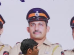18 हजार पुलिसकर्मी, 10 हजार CCTV... बम बलास्ट की धमकी के बीच गणेश विसर्जन को लेकर अलर्ट पर मुंबई 18 हजार पुलिसकर्मी, 10 हजार CCTV... बम बलास्ट की धमकी के बीच गणेश विसर्जन को लेकर अलर्ट पर मुंबई