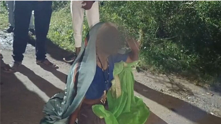 Barwani: घर से भटक गयी थी मानसिक दिव्यांग महिला, परिवार को देखा तो फूट-फूट कर रो पड़ी