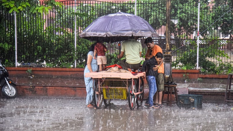 Rajasthan Rain: नवरात्रि के पहले दिन राजस्थान में भारी बारिश का अलर्ट, इन जिलों में गरजेंगे बादल