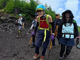 102-Year-Old Kokichi Akuzawa Just Became the Oldest Person to Climb Mount Fuji 102-Year-Old Kokichi Akuzawa Just Became the Oldest Person to Climb Mount Fuji