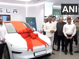 भारत में पहली Tesla Model Y की हुई डिलीवरी, जानिए किसने खरीदी ये लग्जरी इलेक्ट्रिक कार