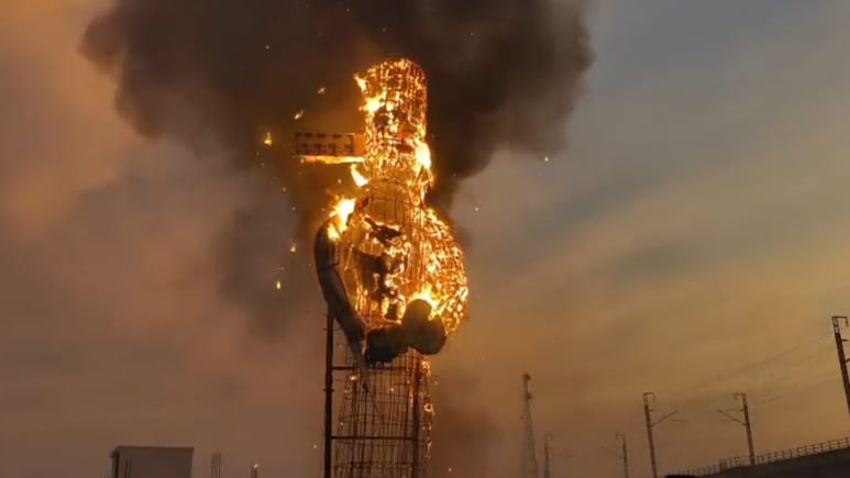 Dussehra 2025: राजस्थान के इस कस्बे में दशहरे से पहले हुआ रावण दहन, यहां होली तक निभाई जाएगी परंपरा