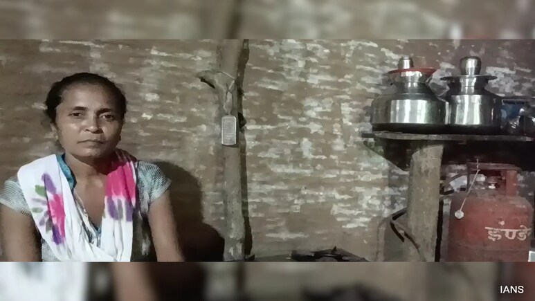 सोचा नहीं था कभी गैस पर खाना पका सकेंगे... उज्जवला योजना की लाभार्थी ने PM मोदी को दिया धन्यवाद सोचा नहीं था कभी गैस पर खाना पका सकेंगे... उज्जवला योजना की लाभार्थी ने PM मोदी को दिया धन्यवाद