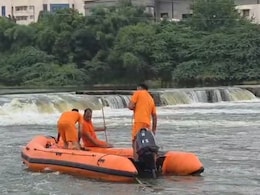 Sirohi: बनास नदी में गणपति विसर्जन के दौरान 5 युवक डूबे, 1 का 15 घंटे बाद भी नहीं मिला सुराग; तलाश जारी Sirohi: बनास नदी में गणपति विसर्जन के दौरान 5 युवक डूबे, 1 का 15 घंटे बाद भी नहीं मिला सुराग; तलाश जारी