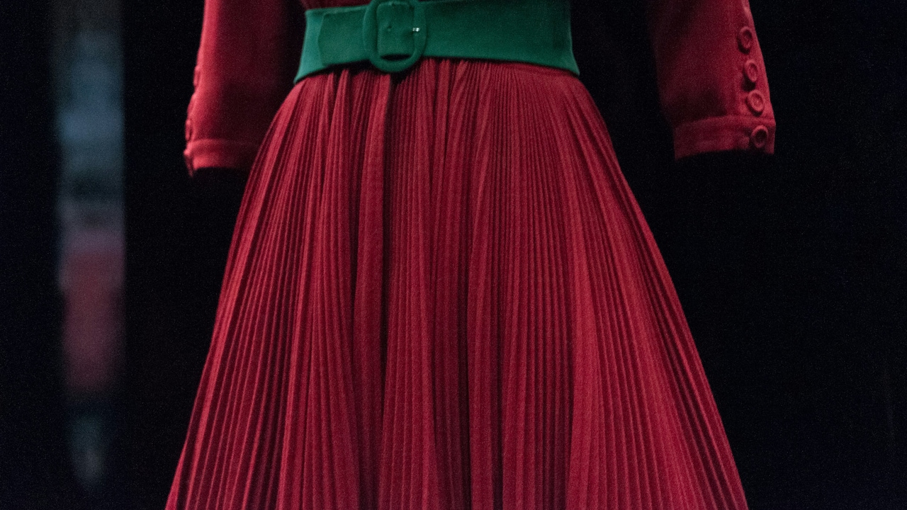 Get top tips to buy these pleated skirts on Myntra
