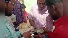 MP News: स्कूल-आंगनबाड़ी में बच्चों को परोसा कीड़े वाला मिड डे मील, पूड़ी-खीर देख सन्न रहे गए छात्र