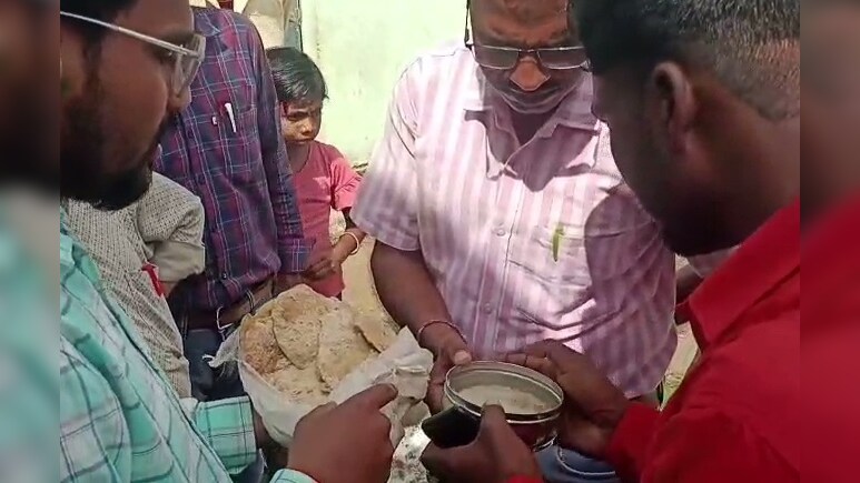 MP News: स्कूल-आंगनबाड़ी में बच्चों को परोसा कीड़े वाला मिड डे मील, पूड़ी-खीर देख सन्न रहे गए छात्र