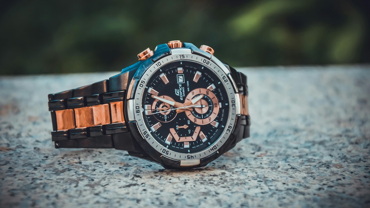 Smartwatches Or Classic Watches For Kids: Here Is How To Pick the Right One