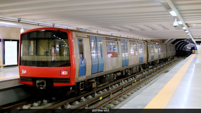 Mandale to Chembur Metro : मंडाळे ते चेंबूर मेट्रो काही दिवसात प्रवाशांच्या भेटीला, स्थानकं कोणती? पाहा यादी Mandale to Chembur Metro : मंडाळे ते चेंबूर मेट्रो काही दिवसात प्रवाशांच्या भेटीला, स्थानकं कोणती? पाहा यादी