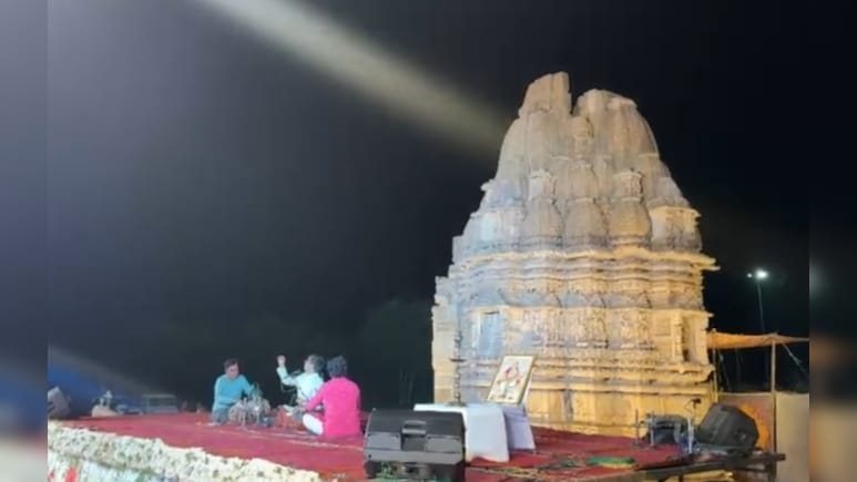 मालानी महोत्सव: केराड़ू में सांस्कृतिक संध्या की धूम, रंग-बिरंगी रोशनी से सजा मिनी खजुराहो