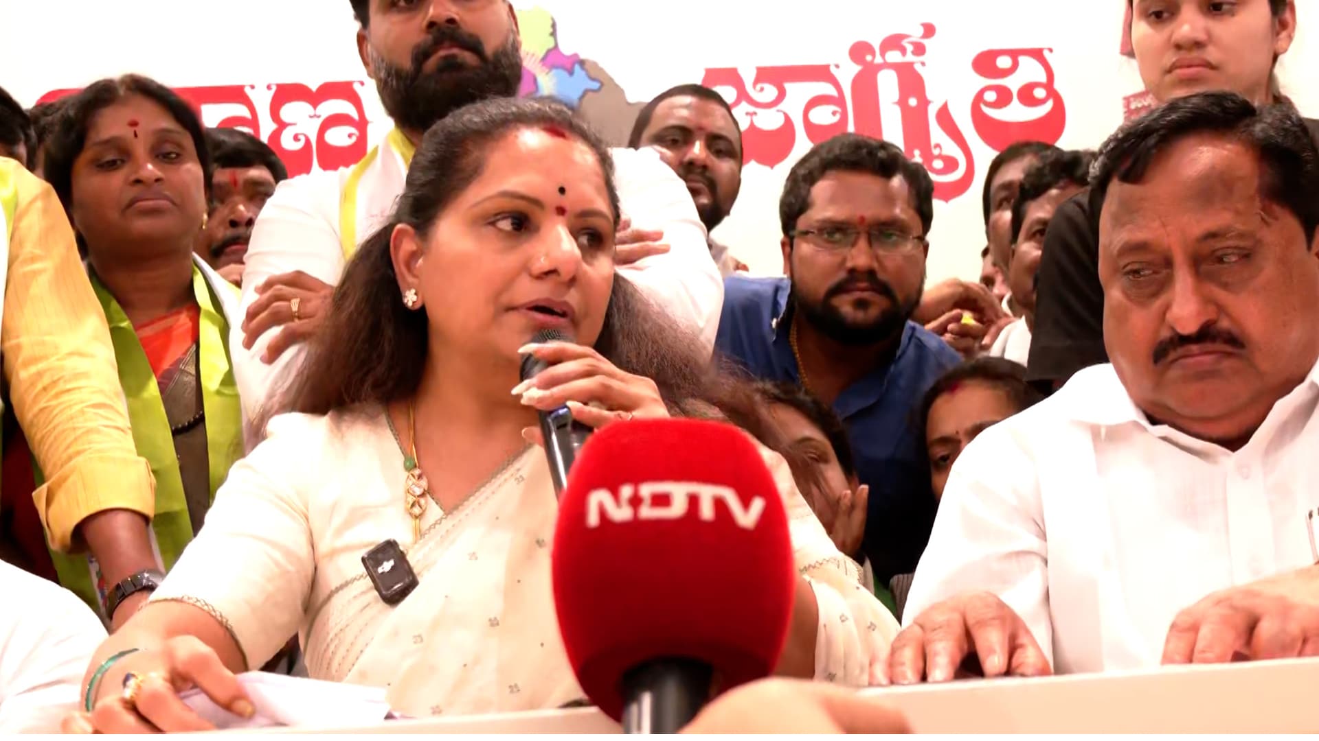 'They Are Filling Ears Of My Brother And Father': K Kavitha Attacks Santosh Kumar, Harish Rao After Resignation