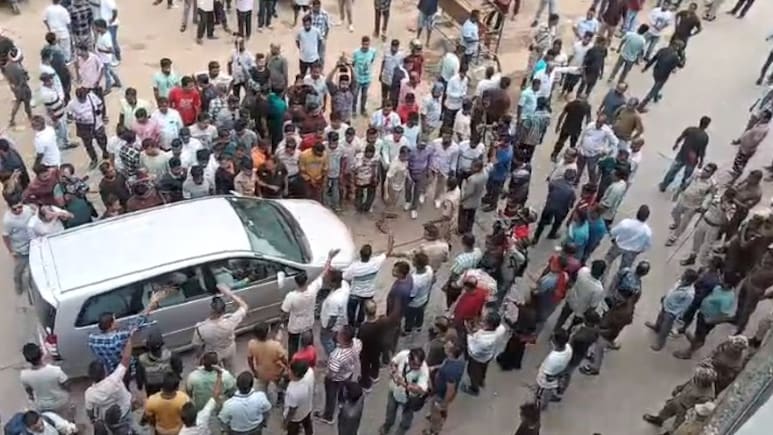 Assam, Meghalaya Taxi Standoff Leaves Several Tourists Stranded