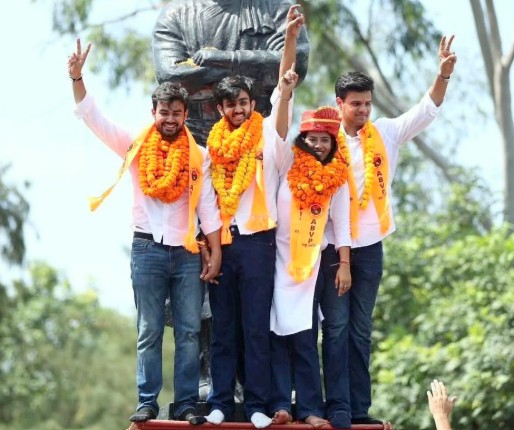 LIVE : दिल्ली छात्र संघ चुनाव में लहराया भगवा परचम, 4 में से 3 सीटों पर ABVP का कब्जा, शाह ने दी बधाई