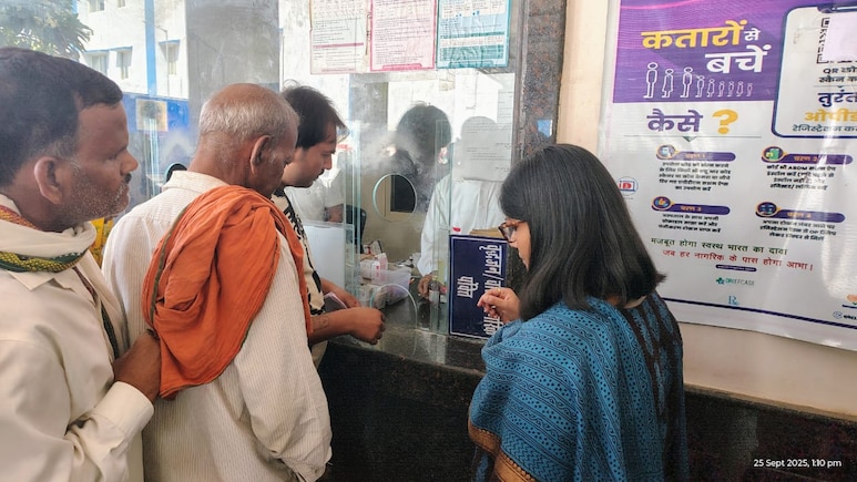 आउटसोर्स कर्मियों को सैलरी नहीं मिलने पर नाराज हुईं कलेक्टर, सिविल सर्जन के वेतन आहरण पर लगाई रोक आउटसोर्स कर्मियों को सैलरी नहीं मिलने पर नाराज हुईं कलेक्टर, सिविल सर्जन के वेतन आहरण पर लगाई रोक