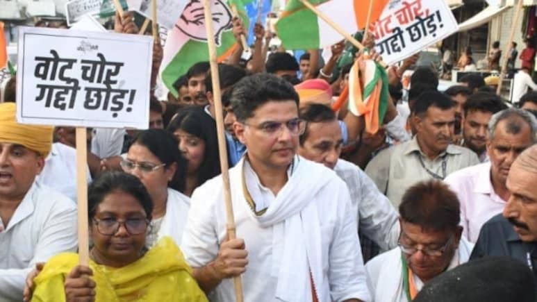 Rajasthan: टोंक में लगे 'हमारा CM कैसा हो, सचिन पायलट जैसा हो' के नारे, पायलट ने किया नरेश मीणा के अनशन का समर्थन  Rajasthan: टोंक में लगे 'हमारा CM कैसा हो, सचिन पायलट जैसा हो' के नारे, पायलट ने किया नरेश मीणा के अनशन का समर्थन
