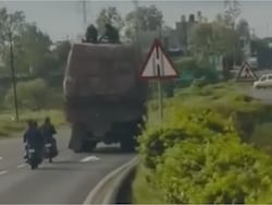 Dhoom-Style Robbery On Moving Truck Caught On Video In Maharashtra, 6 Arrested