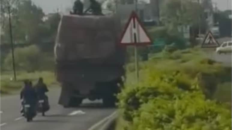 Dhoom-Style Robbery On Moving Truck Caught On Video In Maharashtra, 6 Arrested