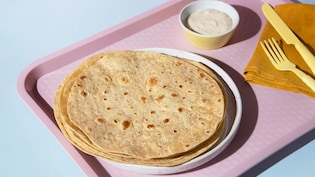 एक दिन में रोटी कितनी खानी चाहिए? एक्&zwj;सपर्ट ने बताया एक रोटी में कितनी कैलोरी होती है