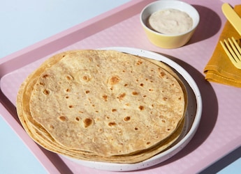 Tired Of Soggy Rotis? This Viral Hack Will Keep Them Fresh For Hours