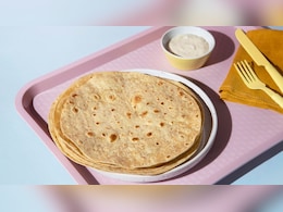 एका दिवसात किती चपात्या खाऊ शकतो? याहून जास्त खात असाल तर आताच बदला ही सवय एका दिवसात किती चपात्या खाऊ शकतो? याहून जास्त खात असाल तर आताच बदला ही सवय
