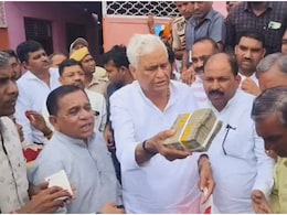 Jhalawar School Collapse: 500-500 के नोटों की गड्डियां लेकर पीपलोदी पहुंचे किरोड़ी लाल मीणा, पीड़ित परिवार से मिलकर किया बड़ा ऐलान Jhalawar School Collapse: 500-500 के नोटों की गड्डियां लेकर पीपलोदी पहुंचे किरोड़ी लाल मीणा, पीड़ित परिवार से मिलकर किया बड़ा ऐलान