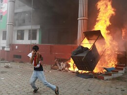 नेपाल में प्रदर्शनकारियों ने संसद को आग के हवाले किया, काठमांडू एयरपोर्ट बंद