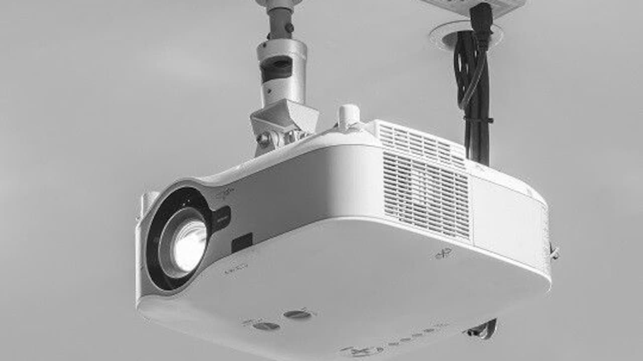 Pick top projectors to create cinema at home under budget