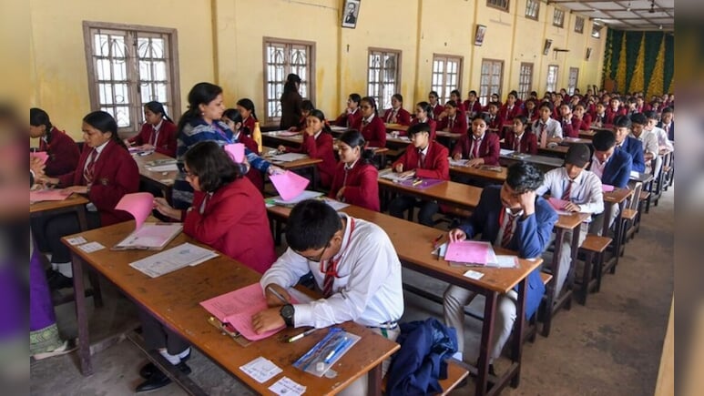 CBSE Exam Schedule: 10वीं और 12वीं की परीक्षा डेटशीट जारी, सीबीएसई का यहां देखा पूरा शेड्यूल CBSE Exam Schedule: 10वीं और 12वीं की परीक्षा डेटशीट जारी, सीबीएसई का यहां देखा पूरा शेड्यूल