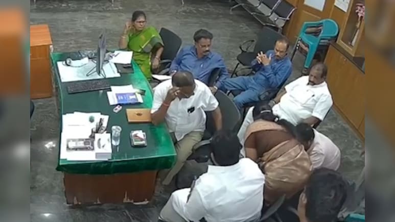 "DMK Councillor Asked Me To Kneel," Says Dalit Man, Police Case Filed "DMK Councillor Asked Me To Kneel," Says Dalit Man, Police Case Filed