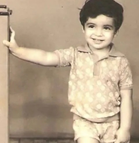 वो दिग्गज मुस्लिम डायरेक्टर, जिसने बचपन में पढ़ी ऋगवेद और भगवद गीता, हिंदू प्रोड्यूसर से की शादी...पहचाना क्या?