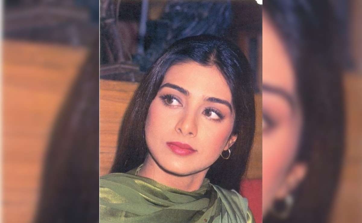 तब्बू की बहन की रेयर 10 फोटो, हर एक फोटो है हसीन, 5वीं देख बोलेंगे- तब्बू से भी ज्यादा नेचुरल ब्यूटी