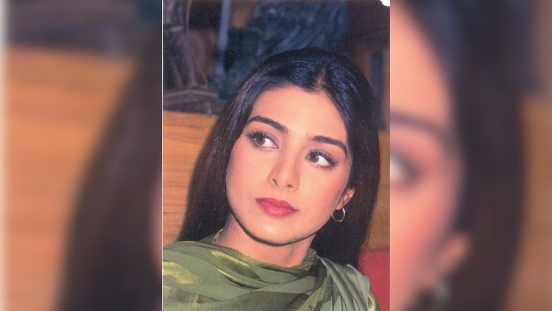 तब्बू की बहन की 10 खूबसूरत फोटो, हर एक फोटो है हसीन, 5वीं देख बोलेंगे- तब्बू से भी ज्यादा नेचुरल ब्यूटी