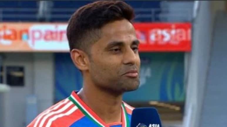 uae vs india: 'मौका मिले तो हम...', सूर्यकुमार यादव ने पहले ही मैच में टॉस जीतने के बाद बयान से मचाई खलबली uae vs india: 'मौका मिले तो हम...', सूर्यकुमार यादव ने पहले ही मैच में टॉस जीतने के बाद बयान से मचाई खलबली