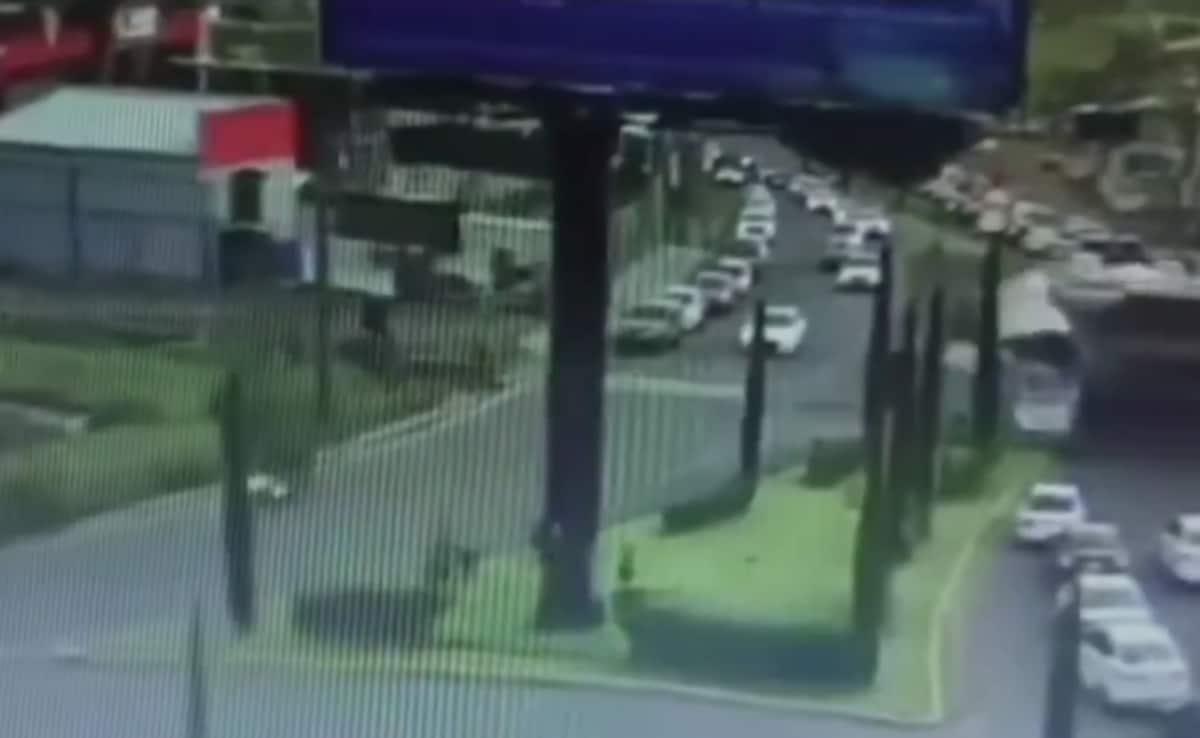 Video: 8 Dead After Train Slams Into Double-Deck Bus In Mexico