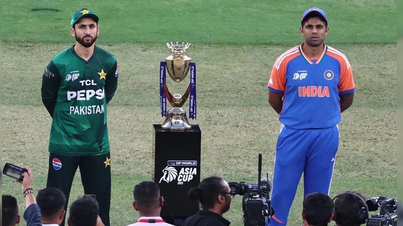 Video : Two Arch-Rivals, One Trophy: India-Pakistan Title Showdown