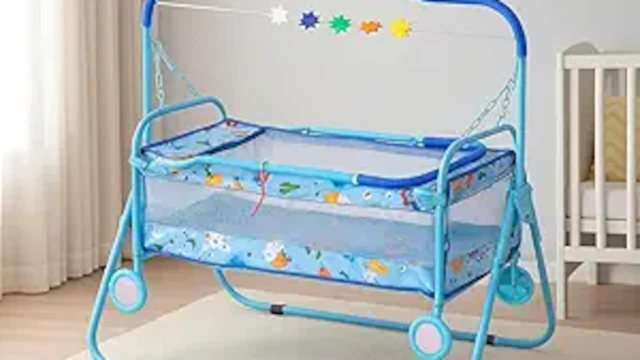 Foldable vs Wooden Cradles for Baby: Which One Is Actually Safer?