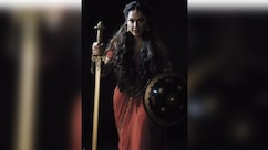 वीरांगना के लुक में नजर आईं ईशा कोप्पिकर, शेयर की फोटो तो लोग बोले- 'तलवारबाज रानी...'
