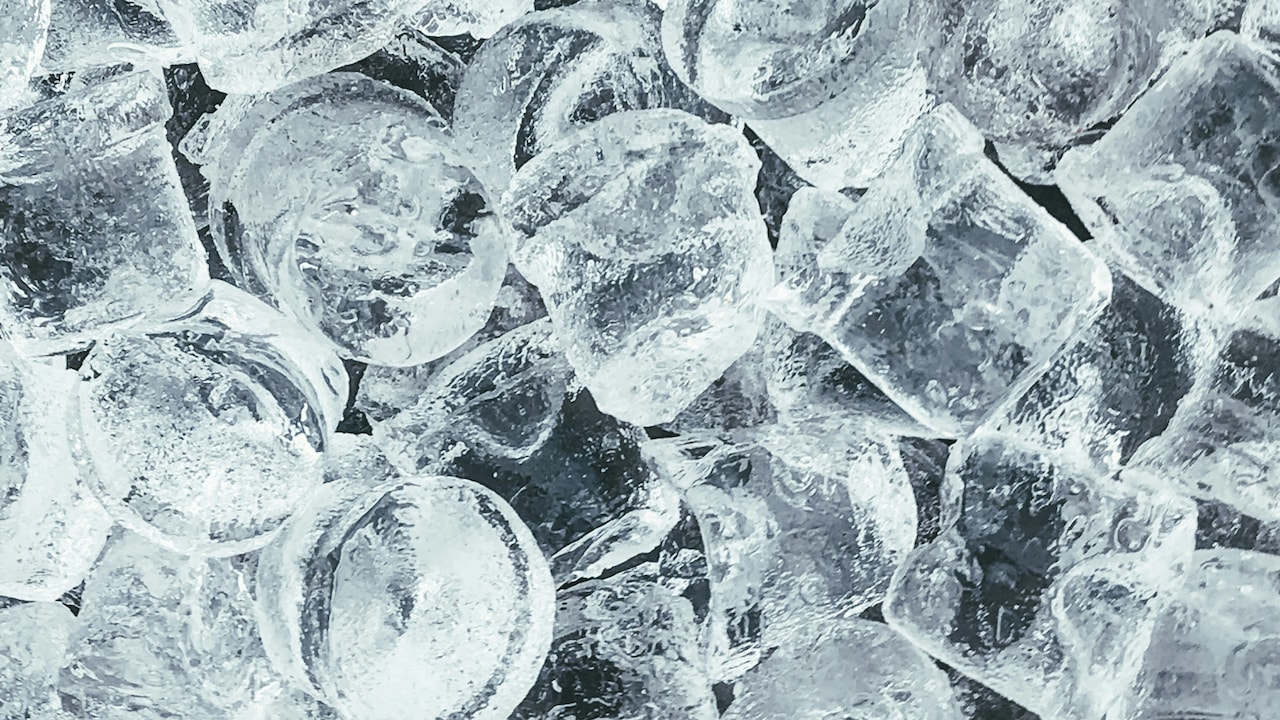 Buying Ice Cube Makers: 5 Features That Save Time and Energy