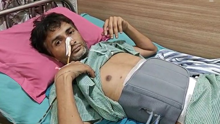 युवक के पेट से निकले एक एक करके 29 चम्मच और 19 टूथ ब्रश, देखकर डॉक्टर भी रह गए दंग युवक के पेट से निकले एक एक करके 29 चम्मच और 19 टूथ ब्रश, देखकर डॉक्टर भी रह गए दंग