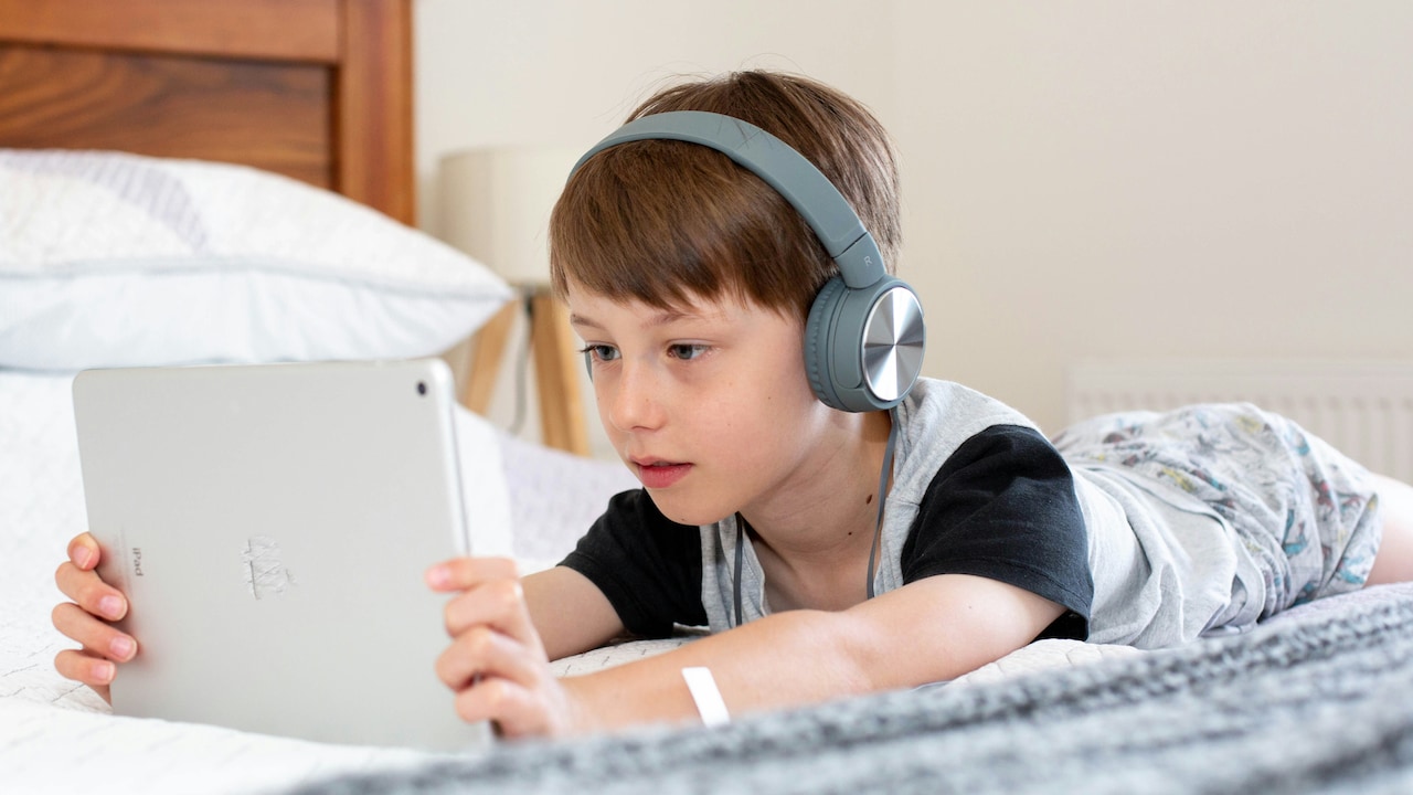 Flipkart Big Billion Days Tech Steals: Philips Headphones You Will Love