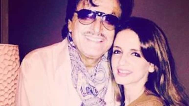 Sanjay Khan Daughter: संजय खान की बेटी की 10 फोटो, 'ग्रीक गॉड' से की शादी, 13 साल ही चला रिश्ता Sanjay Khan Daughter: संजय खान की बेटी की 10 फोटो, 'ग्रीक गॉड' से की शादी, 13 साल ही चला रिश्ता