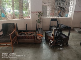 भोपाल कमिश्नर कार्यालय में आग से अफरातफरी, बुजुर्ग ने गुस्से से बिजली बोर्ड में मारी लाठी तो हुआ शॉर्ट सर्किट भोपाल कमिश्नर कार्यालय में आग से अफरातफरी, बुजुर्ग ने गुस्से से बिजली बोर्ड में मारी लाठी तो हुआ शॉर्ट सर्किट