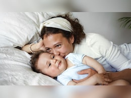 बच्चे को सुलाते हुए जरूर करें ये एक काम, Parenting Expert ने बताया खूब समझदार बनेगा आपका लाडला बच्चे को सुलाते हुए जरूर करें ये एक काम, Parenting Expert ने बताया खूब समझदार बनेगा आपका लाडला