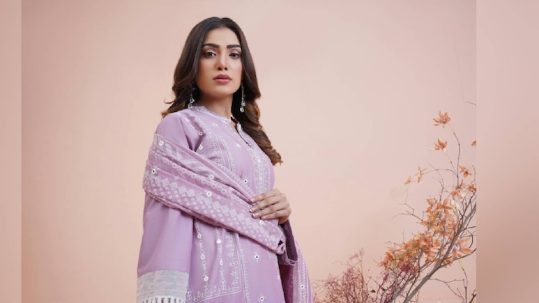 अष्टमी या नवमी पूजन के लिए परफेक्ट हैं ये वीमेन कुर्ता सेट्स, Myntra Sale में मिल रहा है इनपर भारी डिस्काउंट अष्टमी या नवमी पूजन के लिए परफेक्ट हैं ये वीमेन कुर्ता सेट्स, Myntra Sale में मिल रहा है इनपर भारी डिस्काउंट