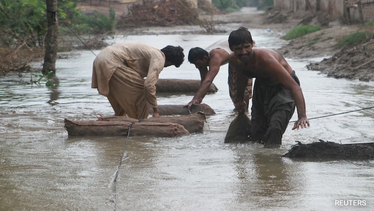 At Least 9 Dead After Rescue Boat Capsizes During Flood Relief Efforts In Pakistan At Least 9 Dead After Rescue Boat Capsizes During Flood Relief Efforts In Pakistan