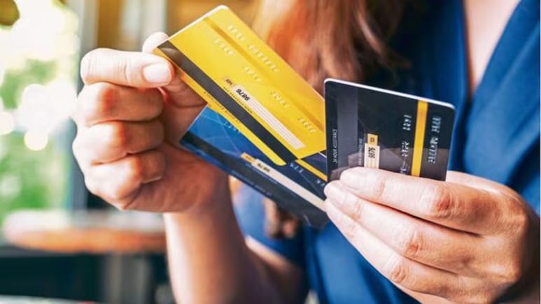 क्रेडिट कार्ड खर्च में जबरदस्त उछाल! सितंबर में 23% की बढ़ोतरी, फेस्टिव ऑफर और ऑनलाइन शॉपिंग से टूटा रिकॉर्ड